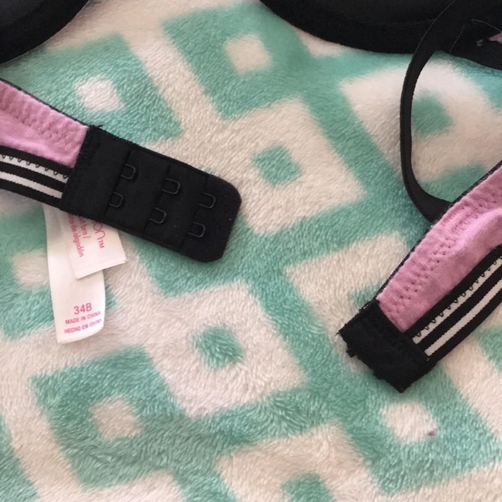 Pink Bra - Picture 3 of 4